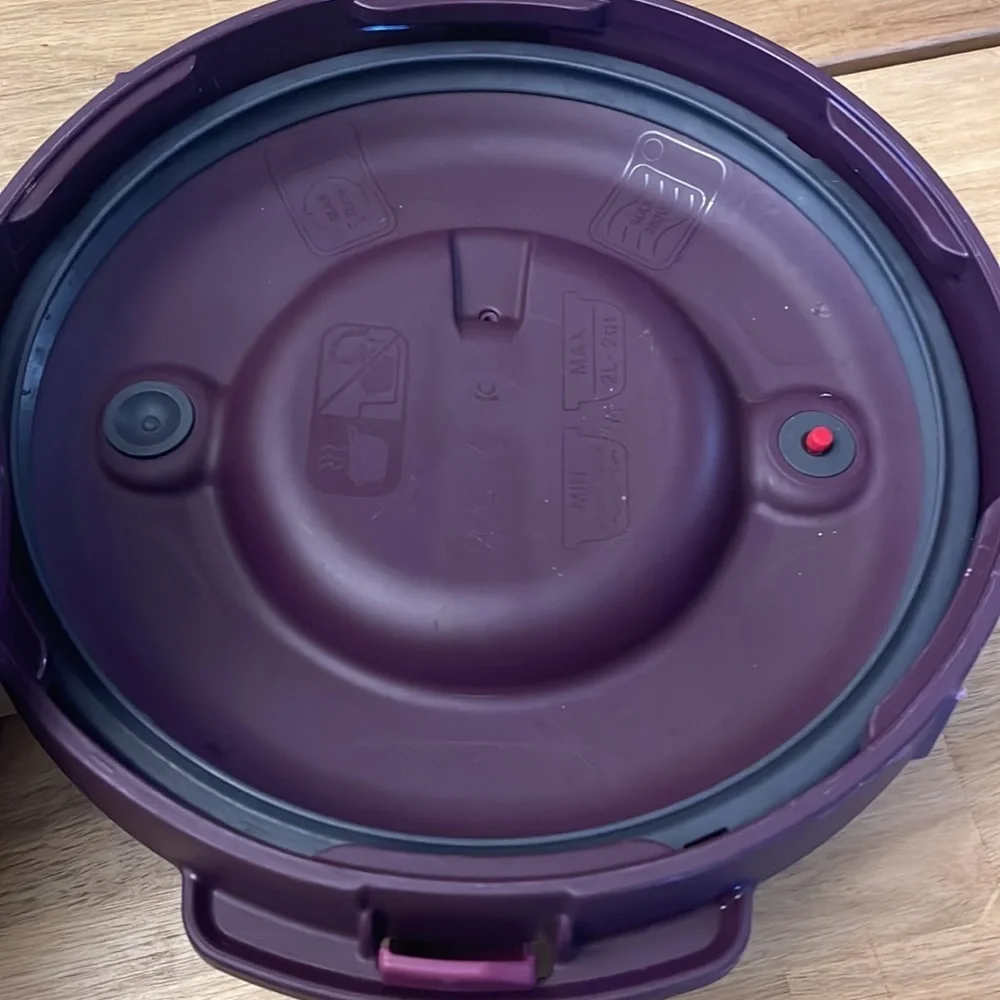 Tupperware good used